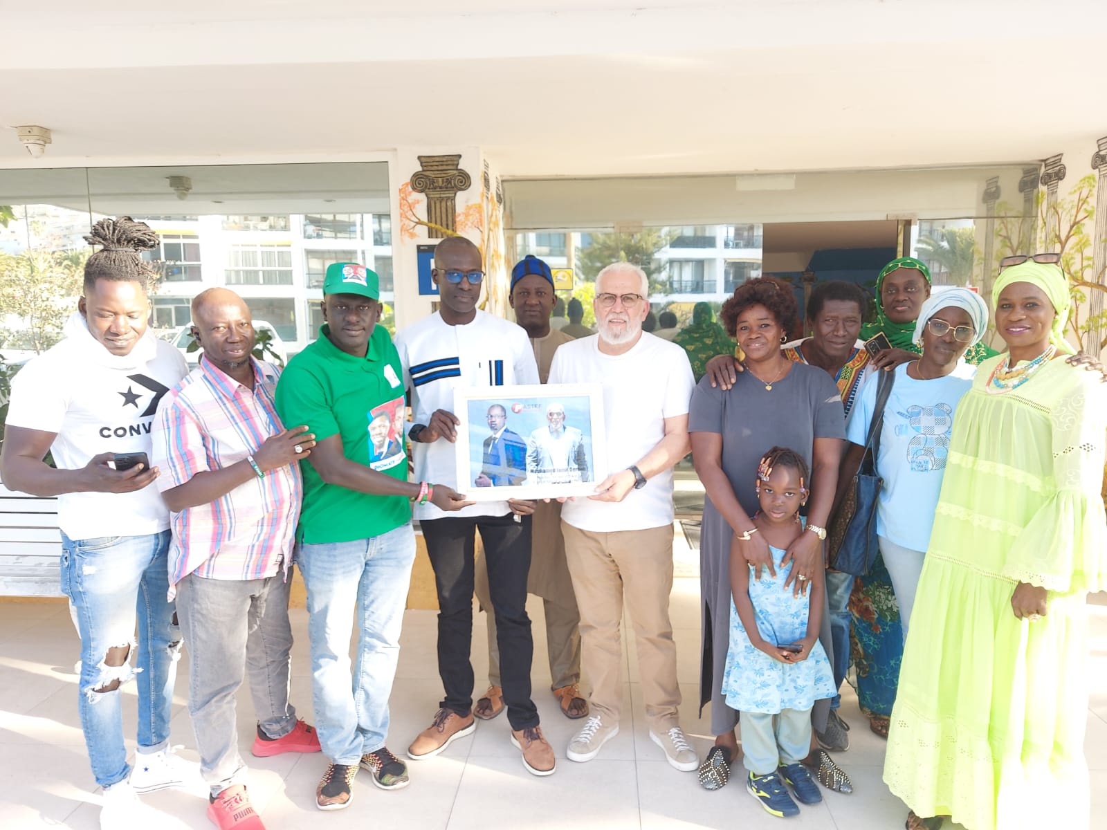 Representantes del partido Pastef (Patriotas de Senegal por el Trabajo